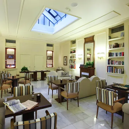 Britania Art Deco 4*