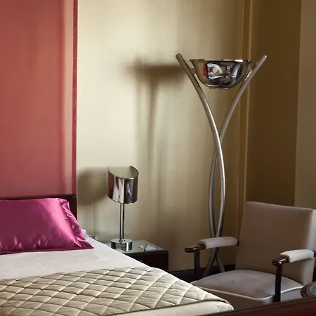 Britania Art Deco