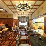 فندق Britania Art Deco 4*