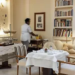 فندق Britania Art Deco 4*